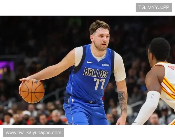 东契奇随手一传助攻空位三分命中，独行侠掌控进攻节奏